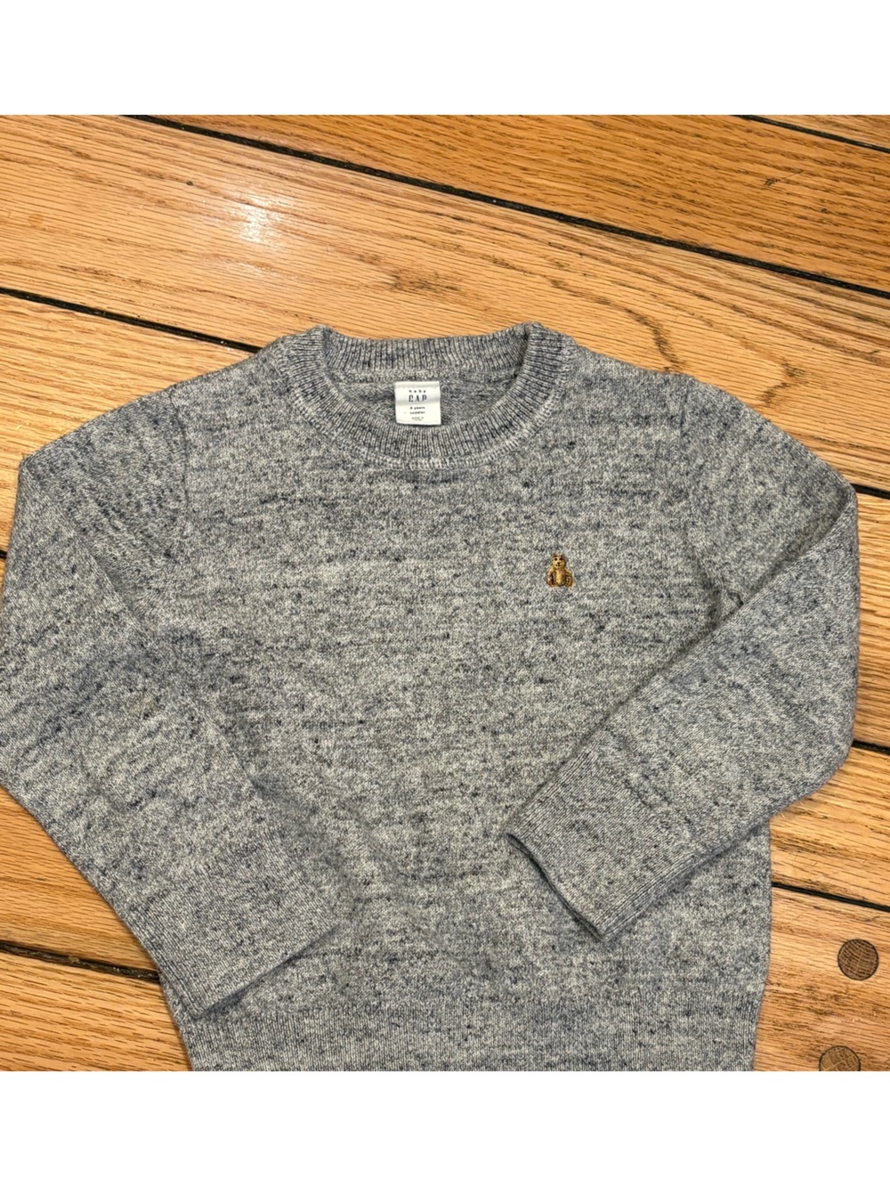 BabyGap Boys Gray Crewneck Sweater with Gold Crest Embroidery size 4